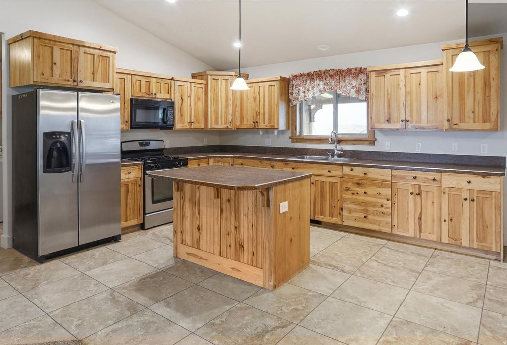 Photo of 4840 W 14400 N, Garland, UT 84312 (MLS # 2156012)
