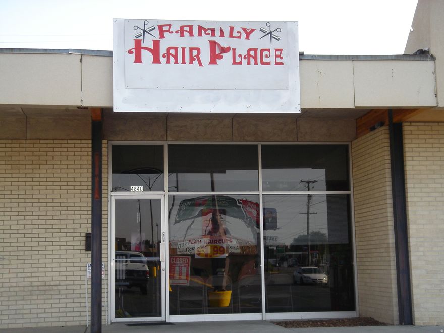 Excellent location for a start up barber shop or hair salon. Call today for more information.  Lori 801-573-9014