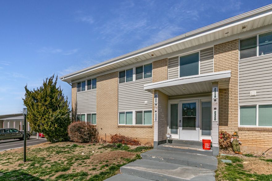 Top-floor 3 bed, 2 bath condo in a quiet, well-located neighborhood! Enjoy a functional layout with comfortable living space and added privacy from the upper level. Conveniently located less than 1/2 mile from the elementary school, under a mile to the junior high, and just minutes from Roy High. Easy access to Hill Air Force Base and centrally positioned between Riverdale and Clinton for shopping, dining, and everyday conveniences. New roof installed in 2024 adds peace of mind!