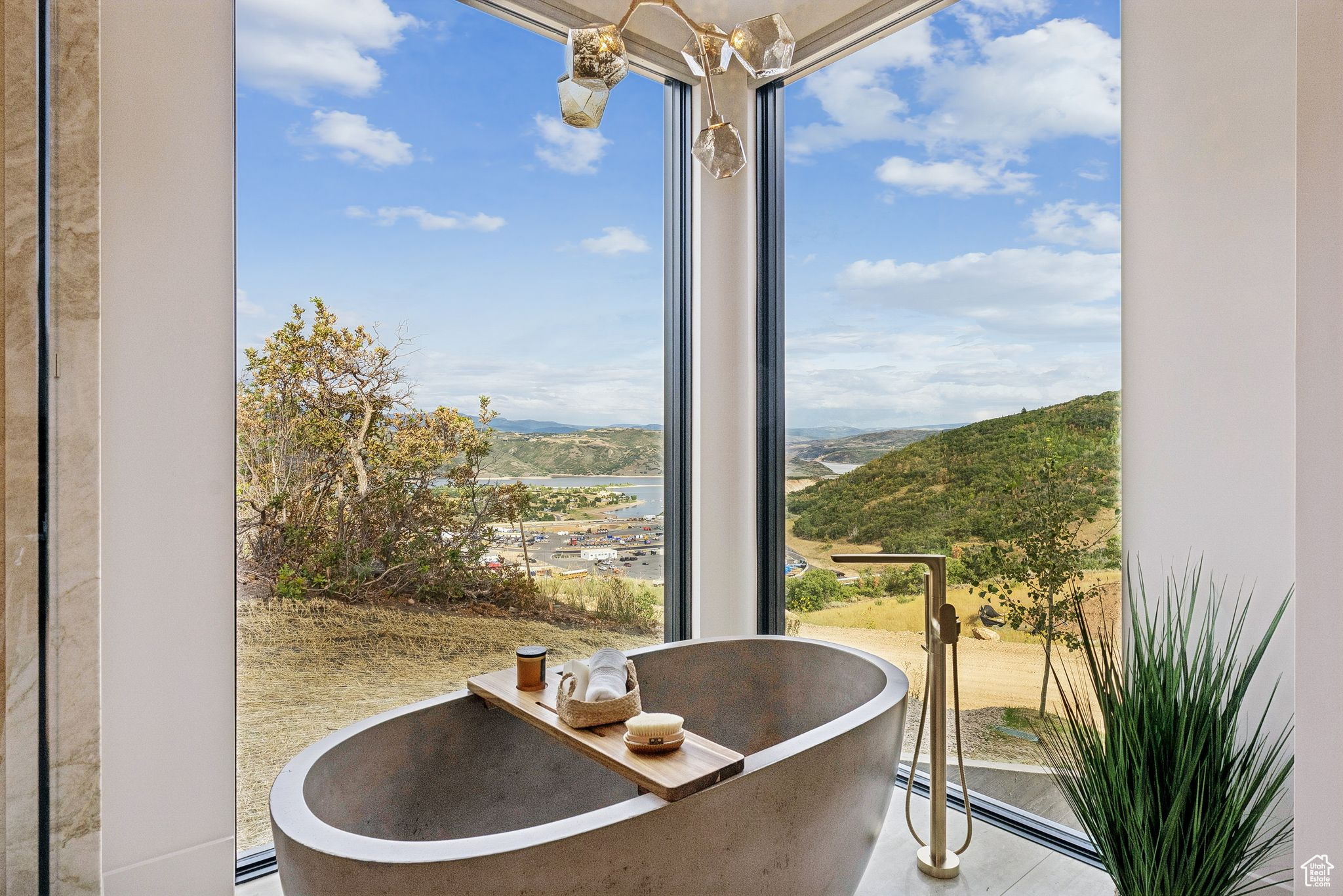 Heber City, Utah 84032, United States, 7 Bedrooms Bedrooms, ,8 BathroomsBathrooms,Residential,Active,4845