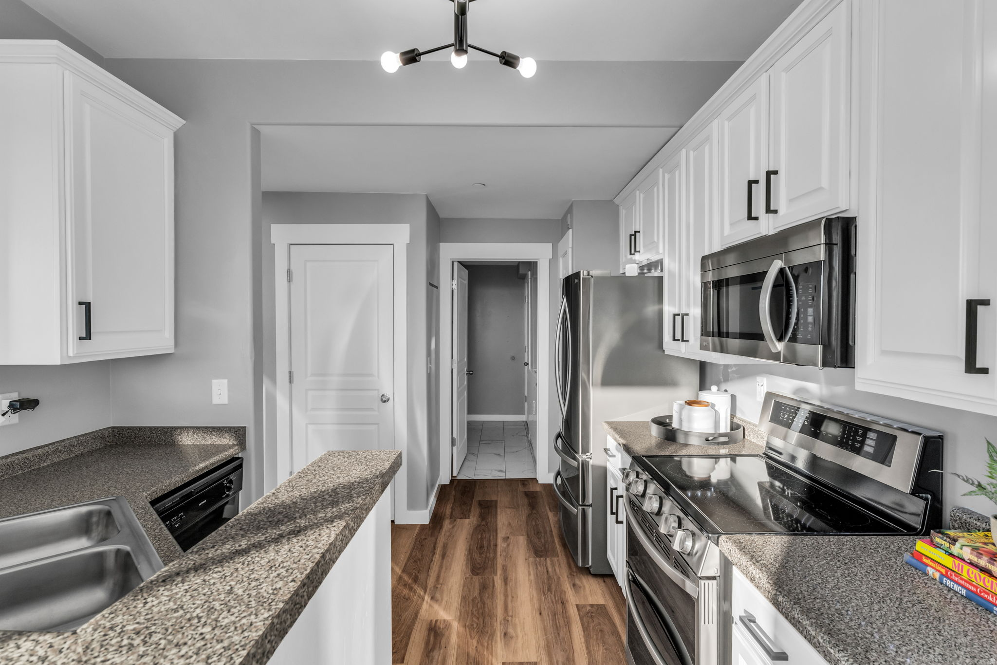 IVY SPRINGS CONDOMINIUM PHASE 7 - Residential