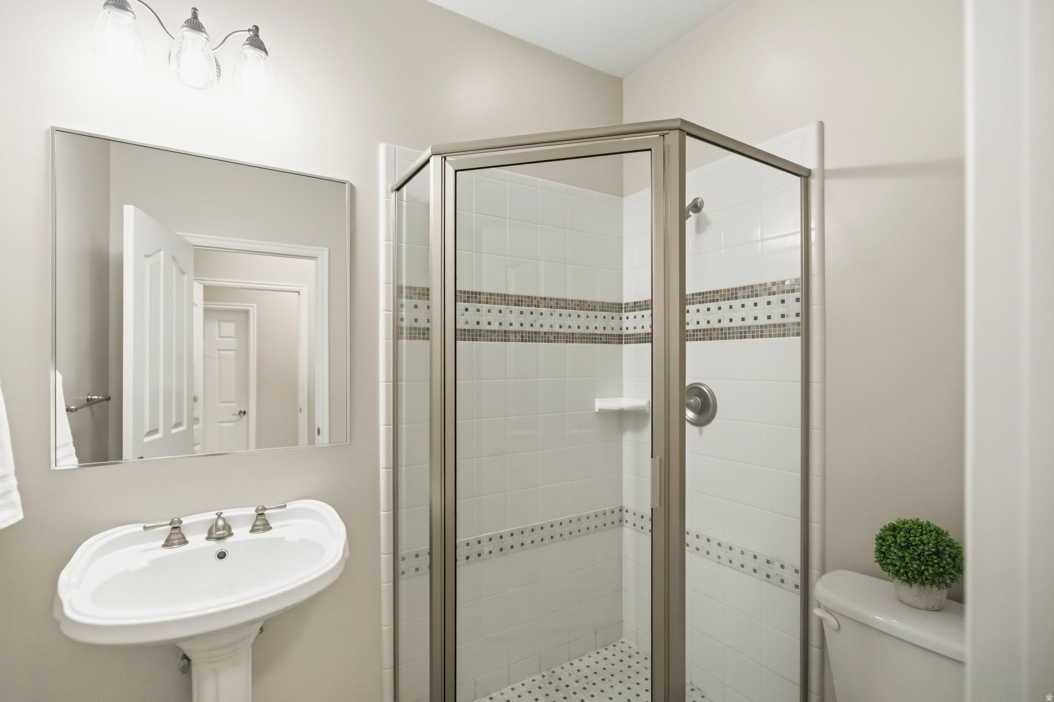 EAGLEPOINTE ESTATES - Residential