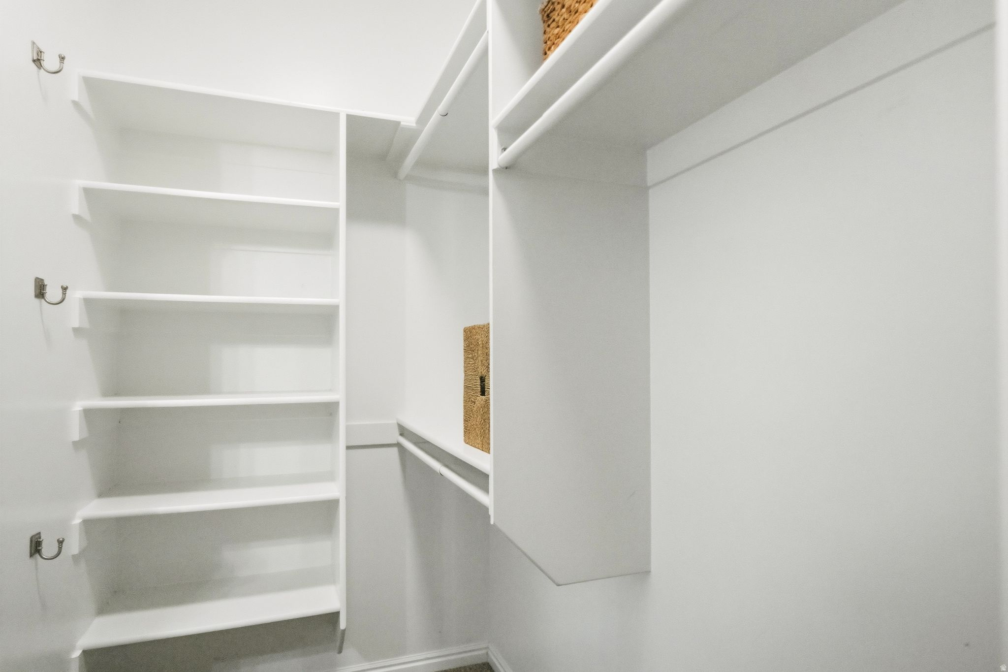 EAGLEPOINTE ESTATES - Residential