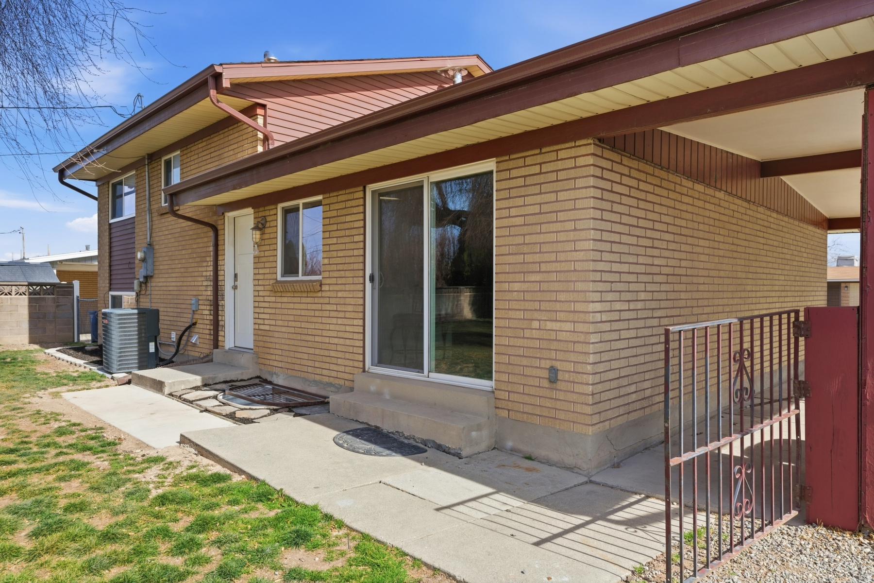 COLONY WEST - Residential