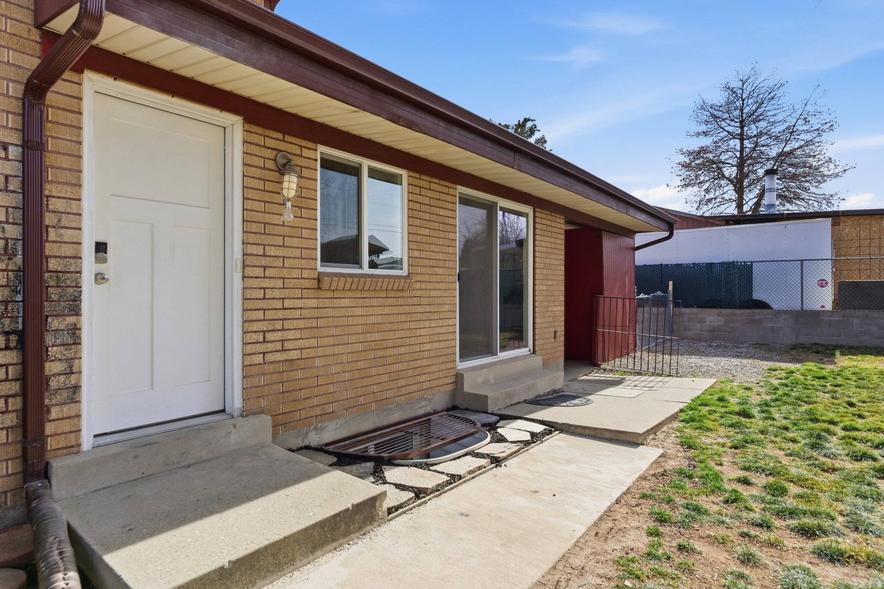 COLONY WEST - Residential