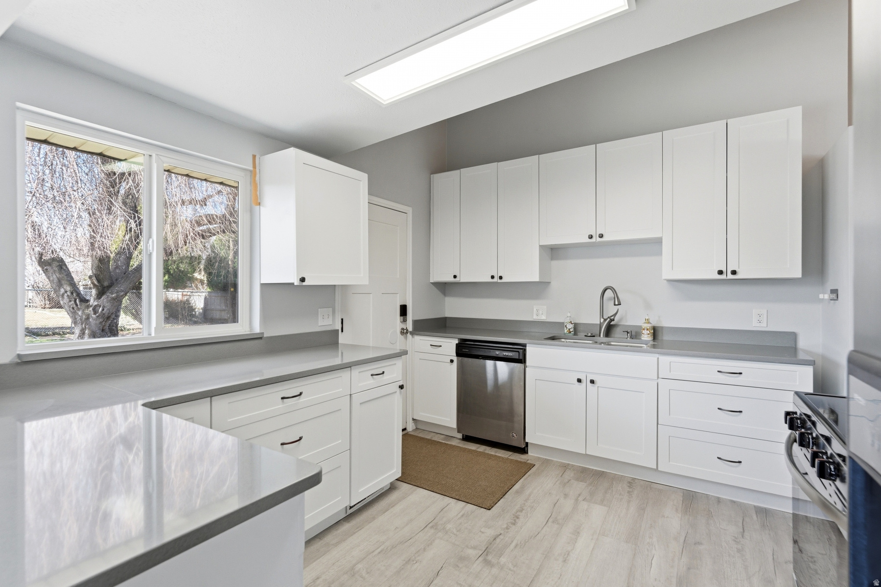 COLONY WEST - Residential