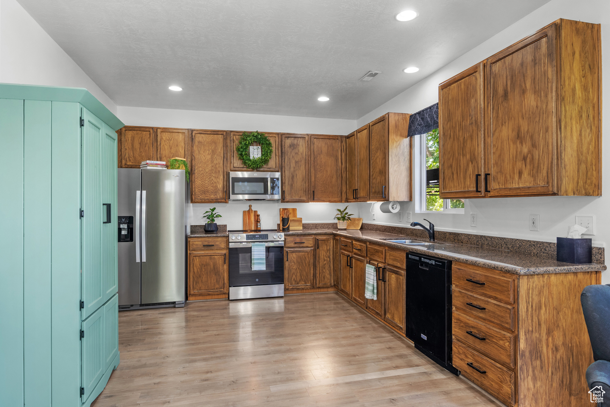 DEVON GLEN - Residential