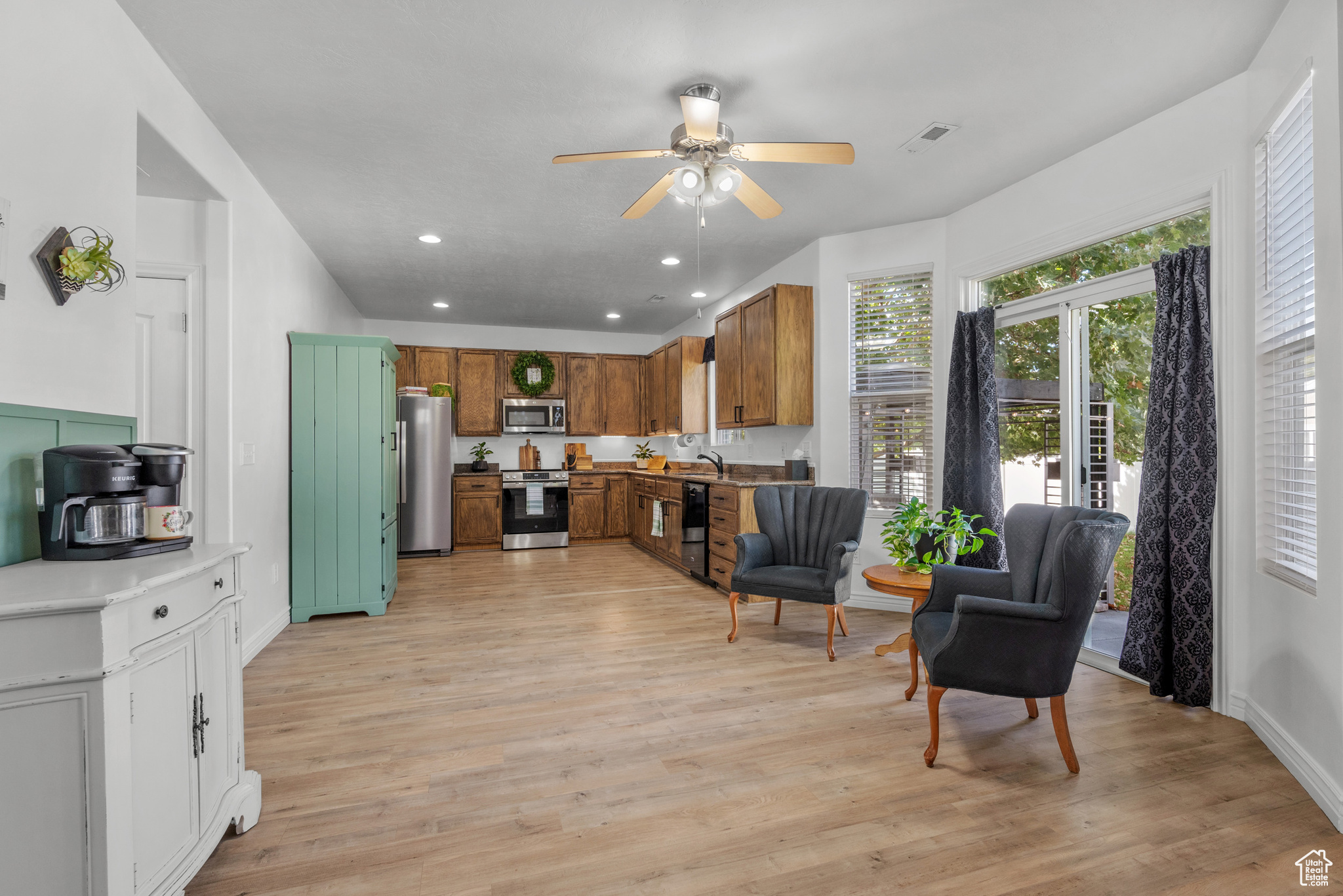 DEVON GLEN - Residential