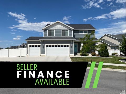 Photo of 62 E PARADISE CT, Saratoga Springs, UT 84045 (MLS # 2102951)