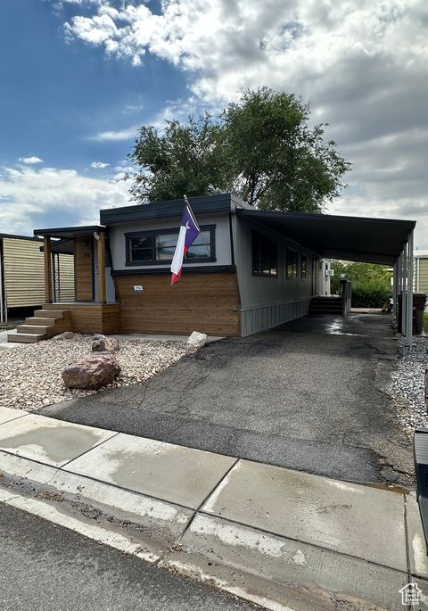 Photo of 298 N PERCIVAL St W #354, North Salt Lake, UT 84054 (MLS # 2119033)