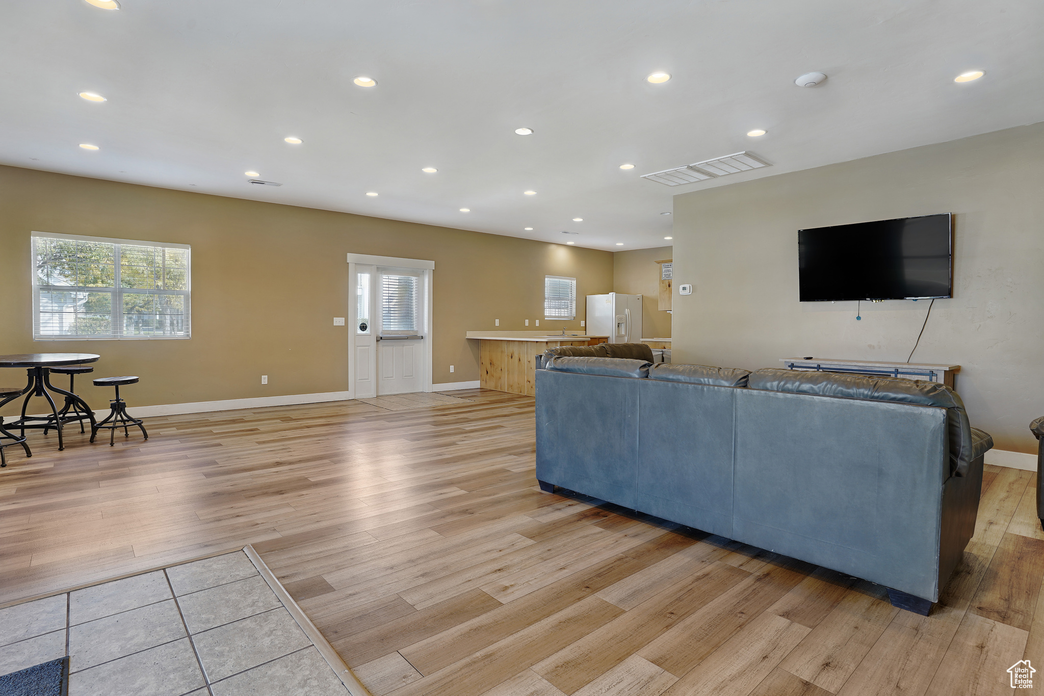FIVE STAR CONDOMINIUMS - Residential