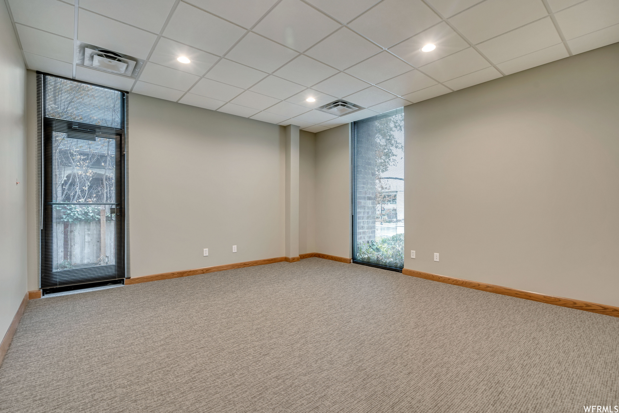 AVENUES - Commercial Lease