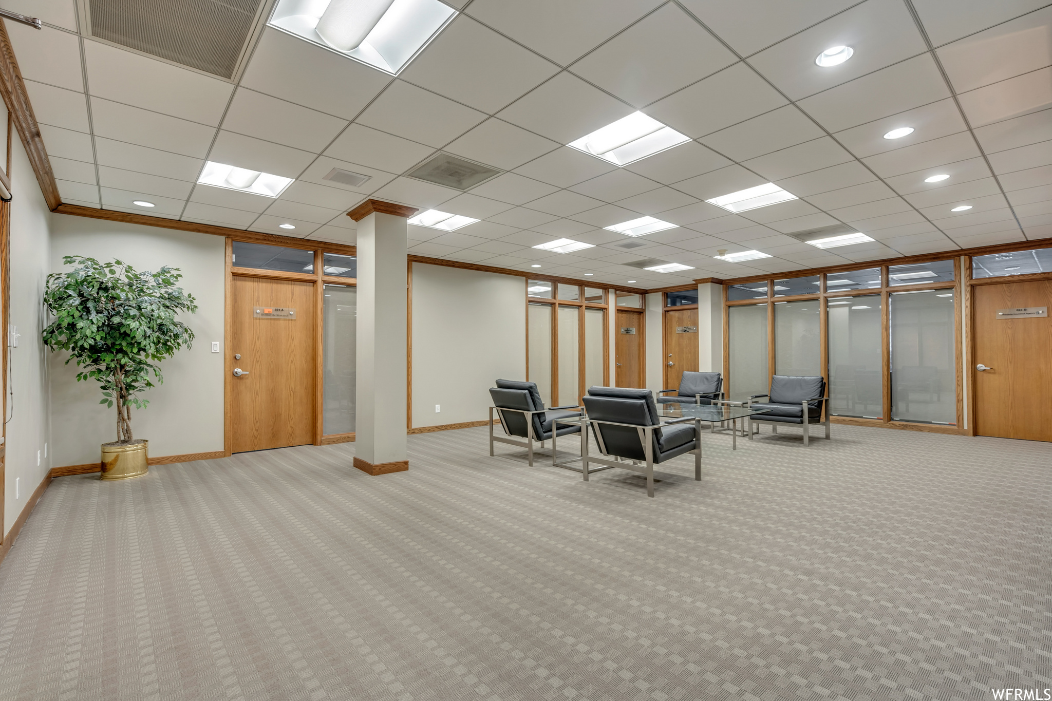 AVENUES - Commercial Lease