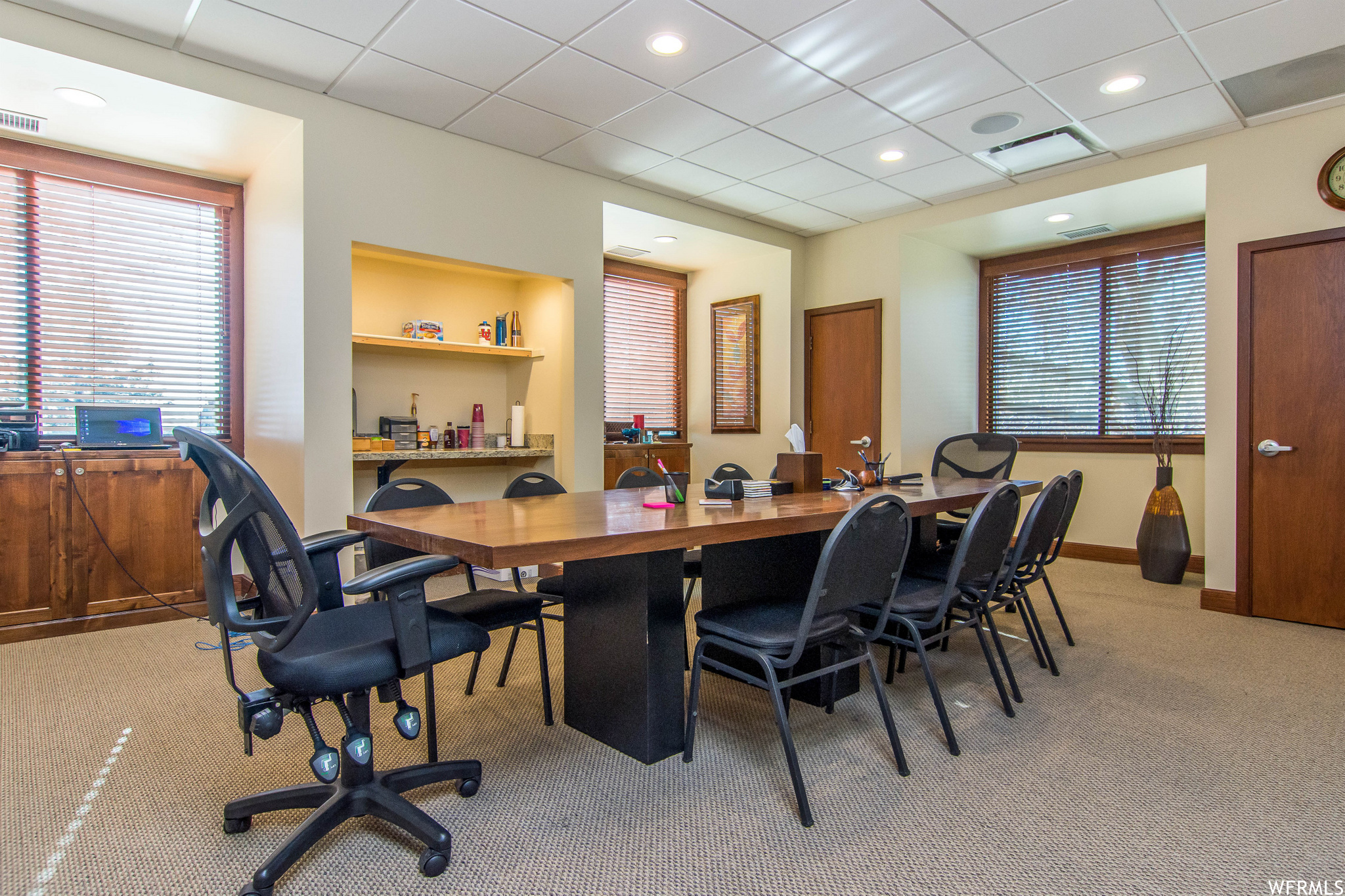 AVENUES - Commercial Lease