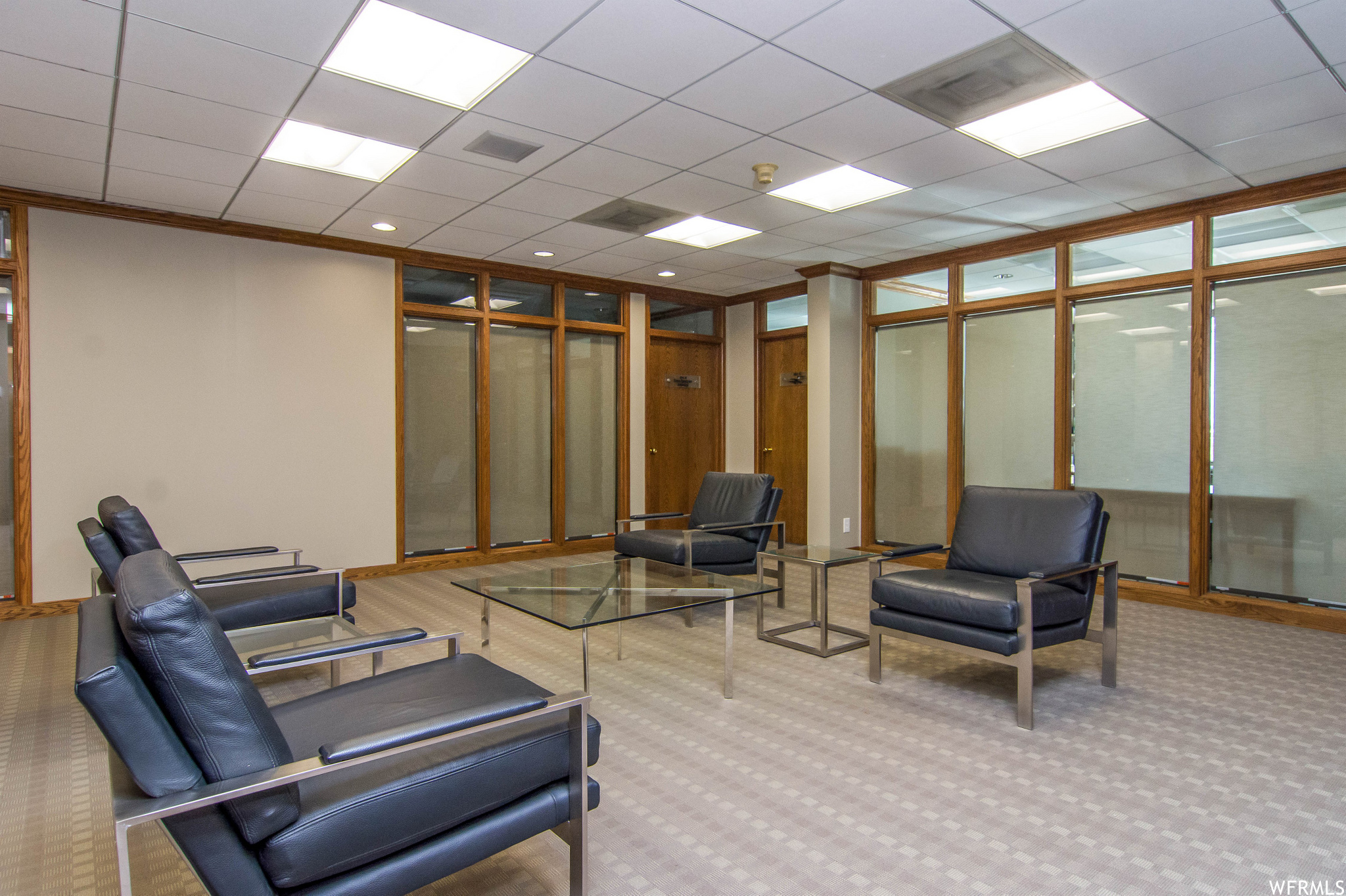 AVENUES - Commercial Lease