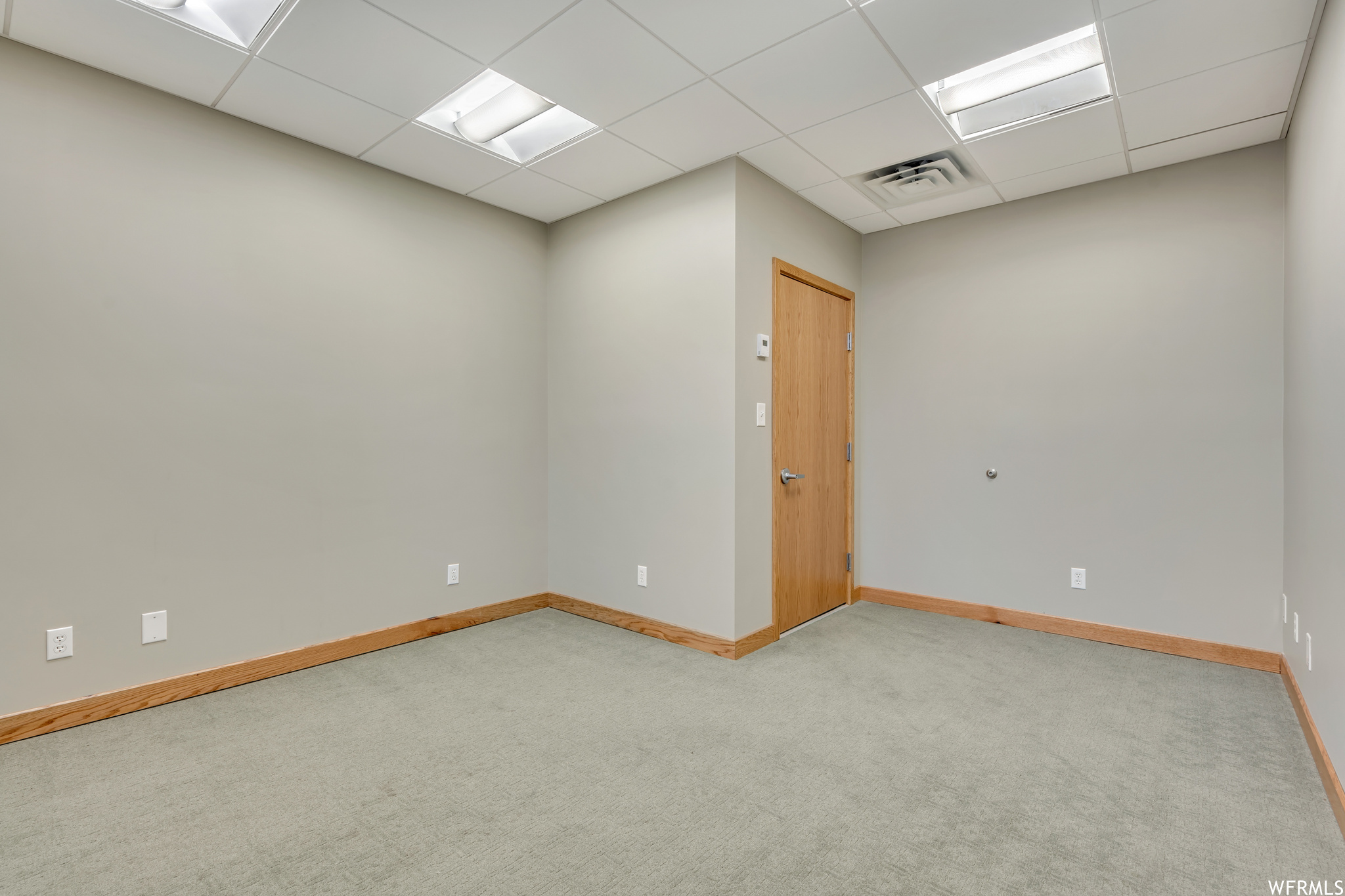 AVENUES - Commercial Lease