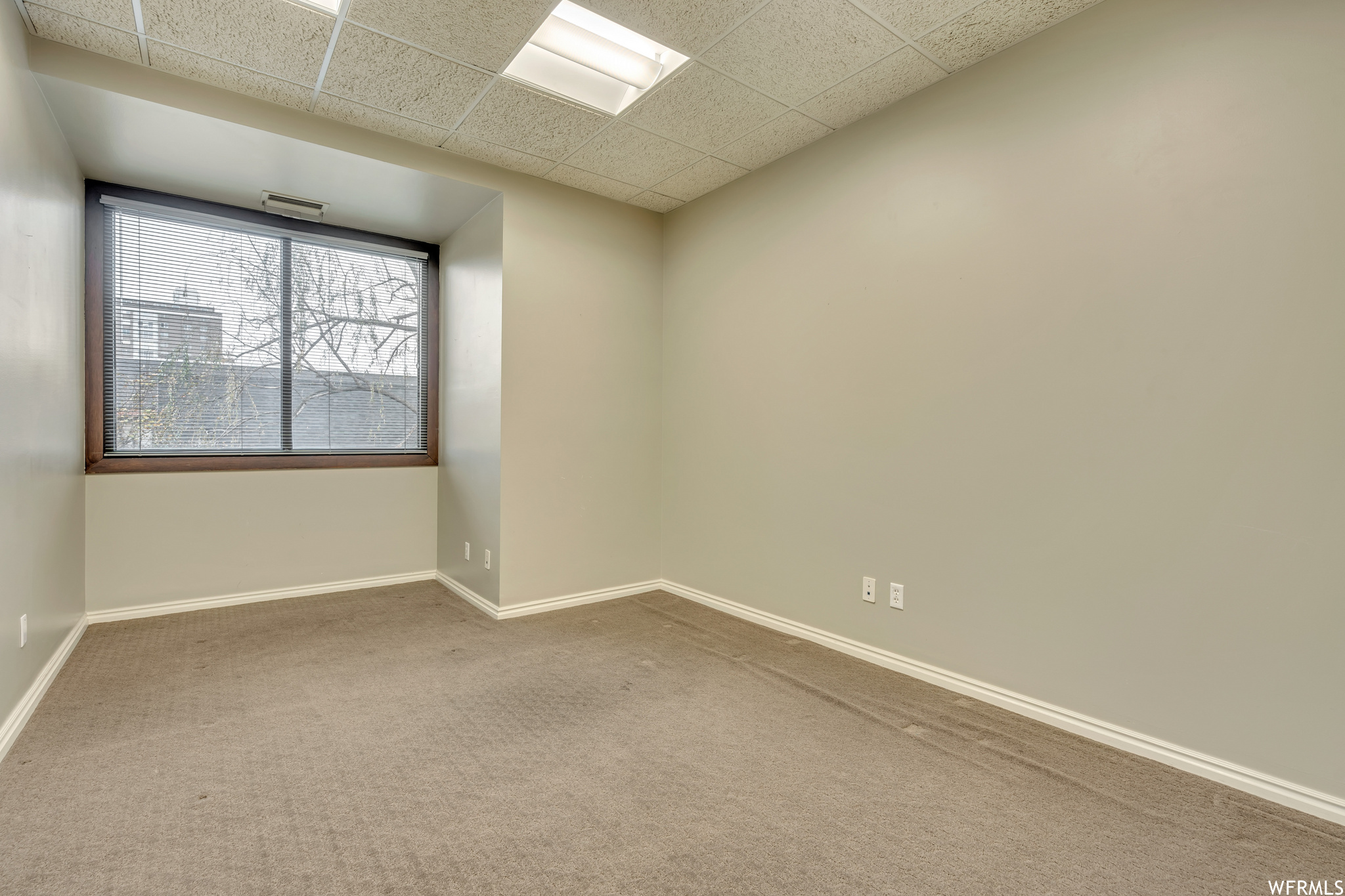 AVENUES - Commercial Lease