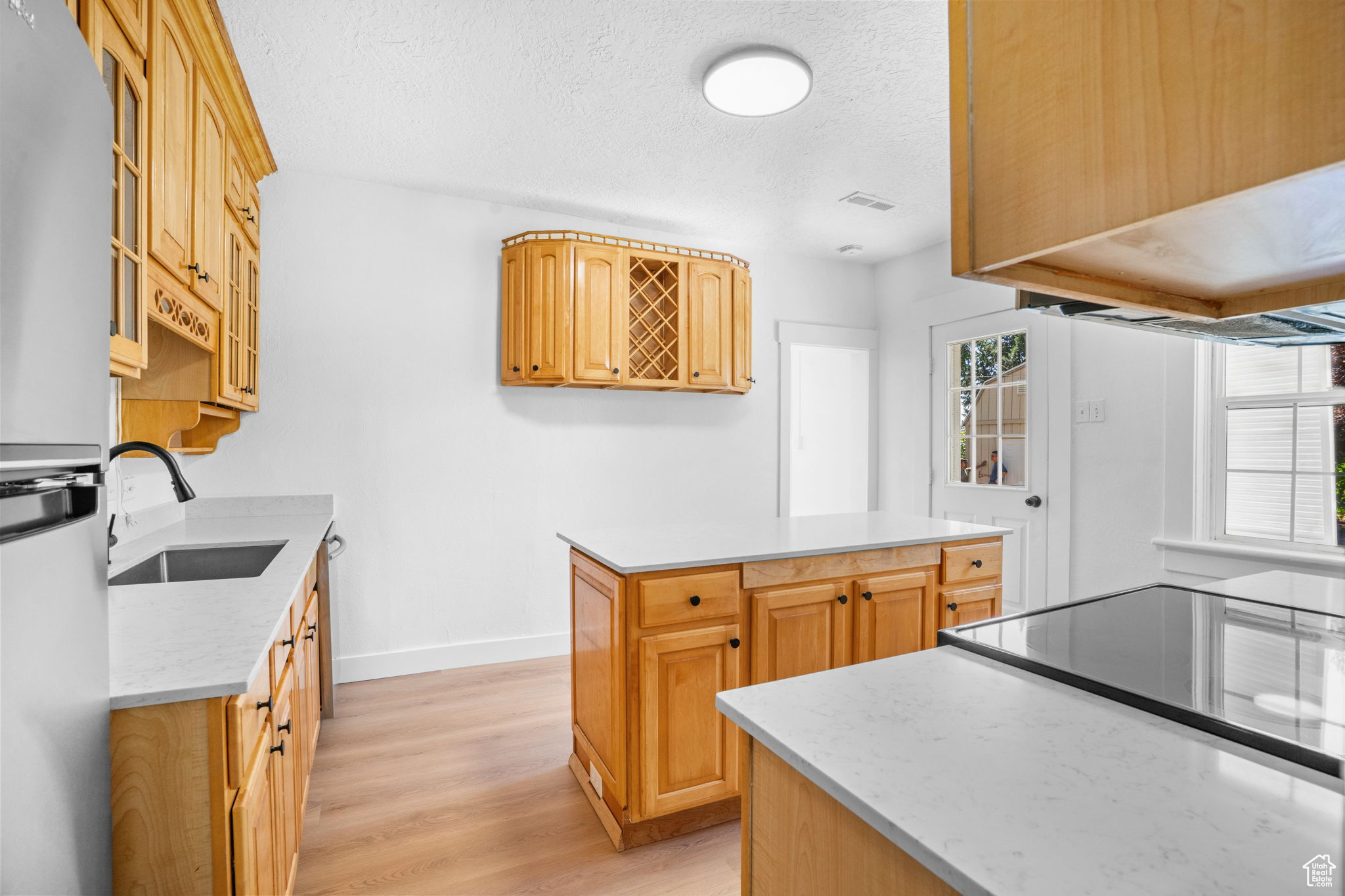 Lehi, Utah 84043, United States, 3 Bedrooms Bedrooms, ,1 BathroomBathrooms,Residential,Pending,185626