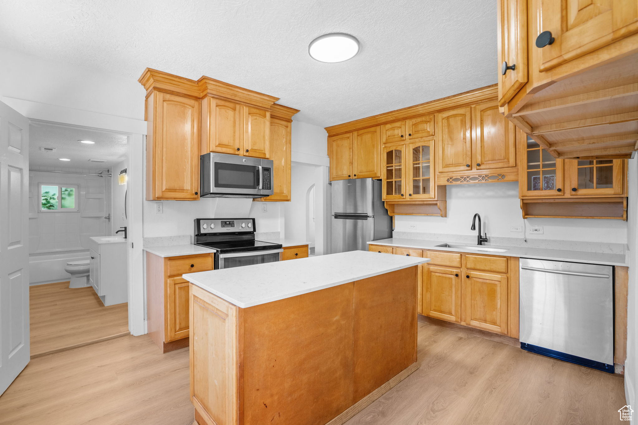 Lehi, Utah 84043, United States, 3 Bedrooms Bedrooms, ,1 BathroomBathrooms,Residential,Pending,185626