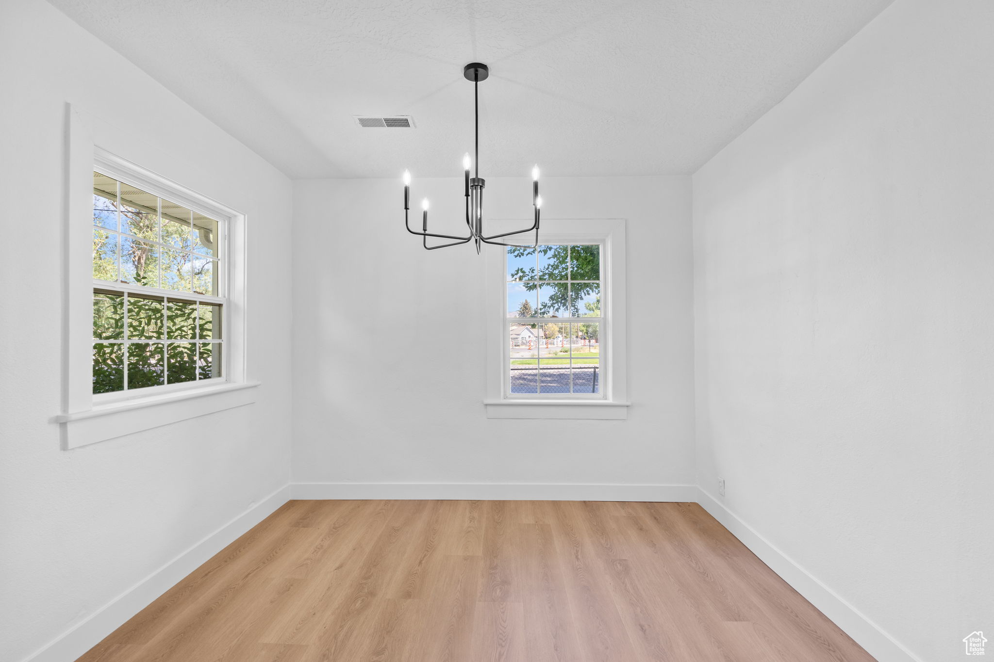 Lehi, Utah 84043, United States, 3 Bedrooms Bedrooms, ,1 BathroomBathrooms,Residential,Pending,185626