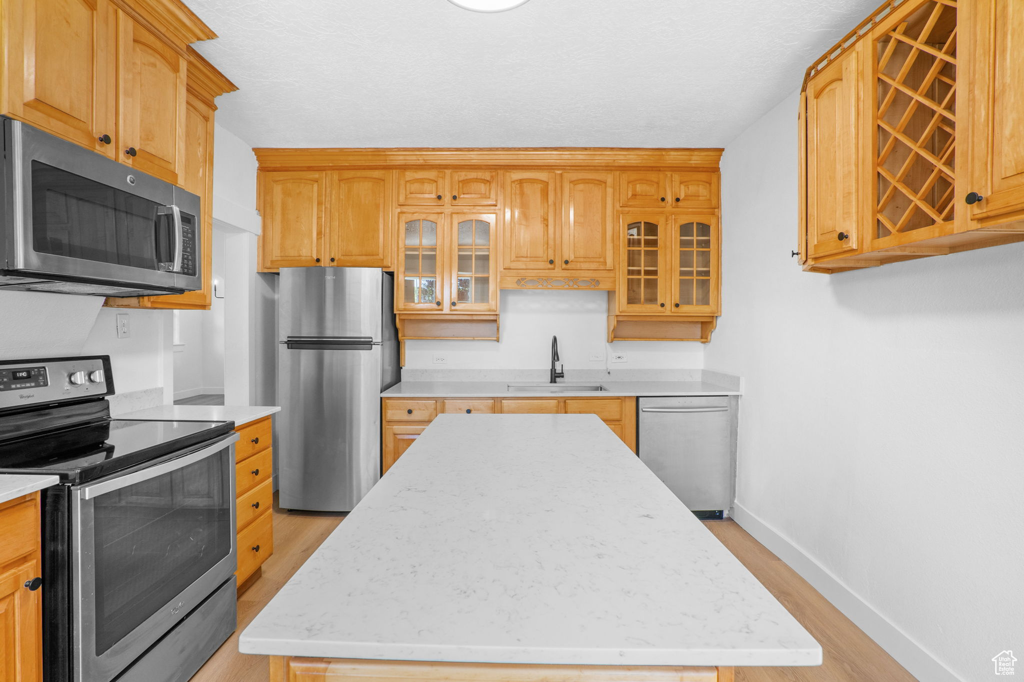 Lehi, Utah 84043, United States, 3 Bedrooms Bedrooms, ,1 BathroomBathrooms,Residential,Pending,185626