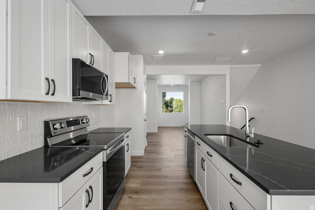 AXIS TOWNHOMES - Residential