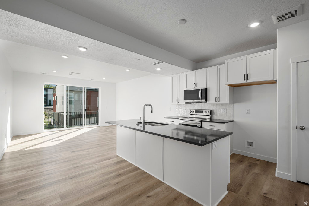 AXIS TOWNHOMES - Residential