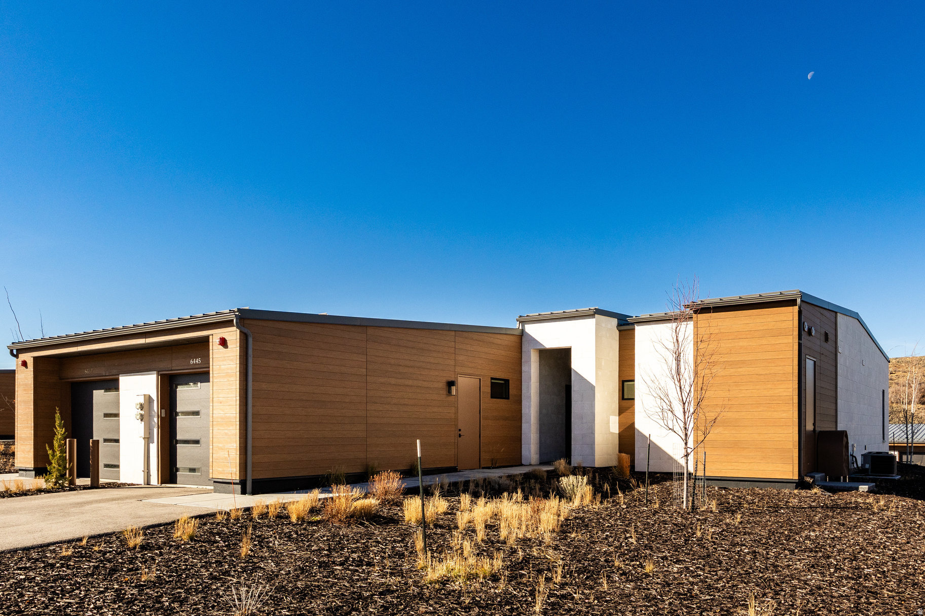 DOUBLE DEER COTTAGES - Residential