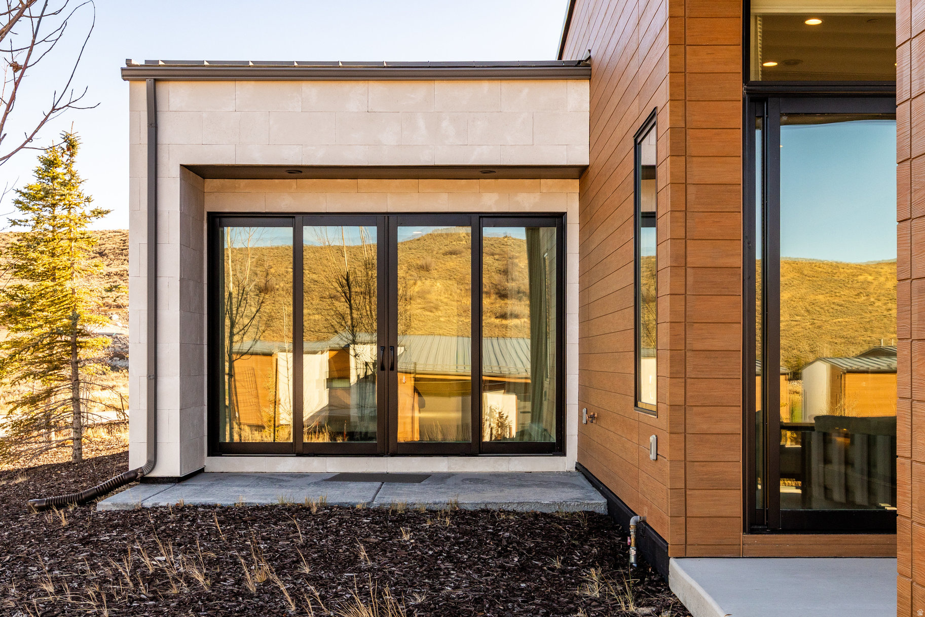 DOUBLE DEER COTTAGES - Residential