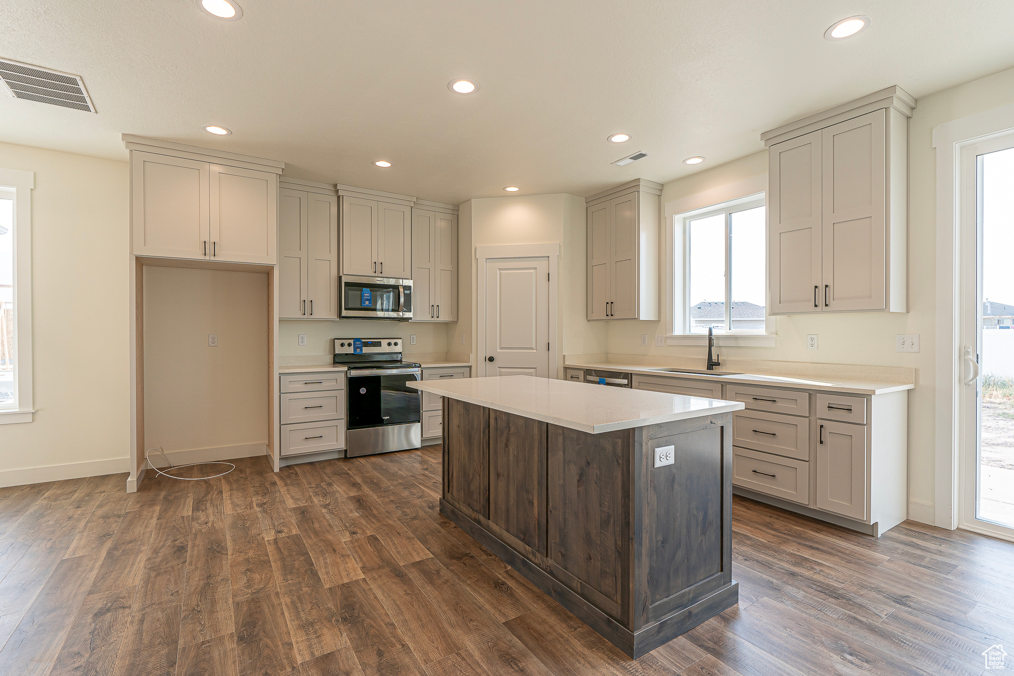 FIREFLY ESTATES - Residential