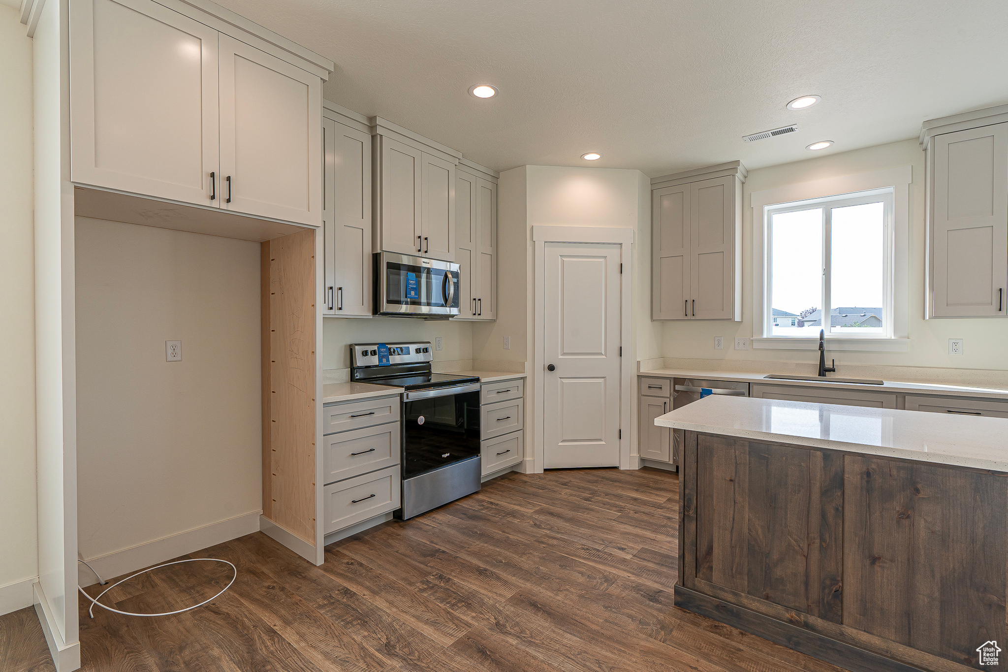 FIREFLY ESTATES - Residential