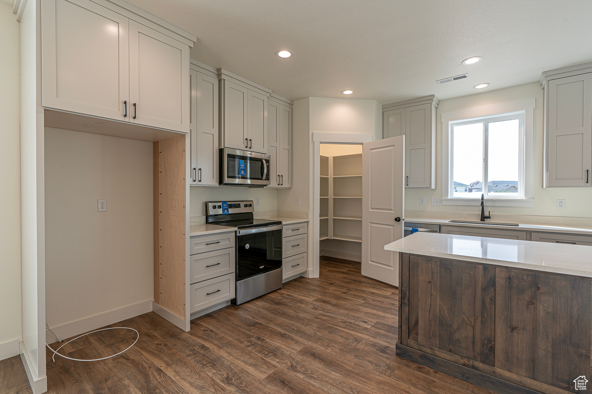 FIREFLY ESTATES - Residential