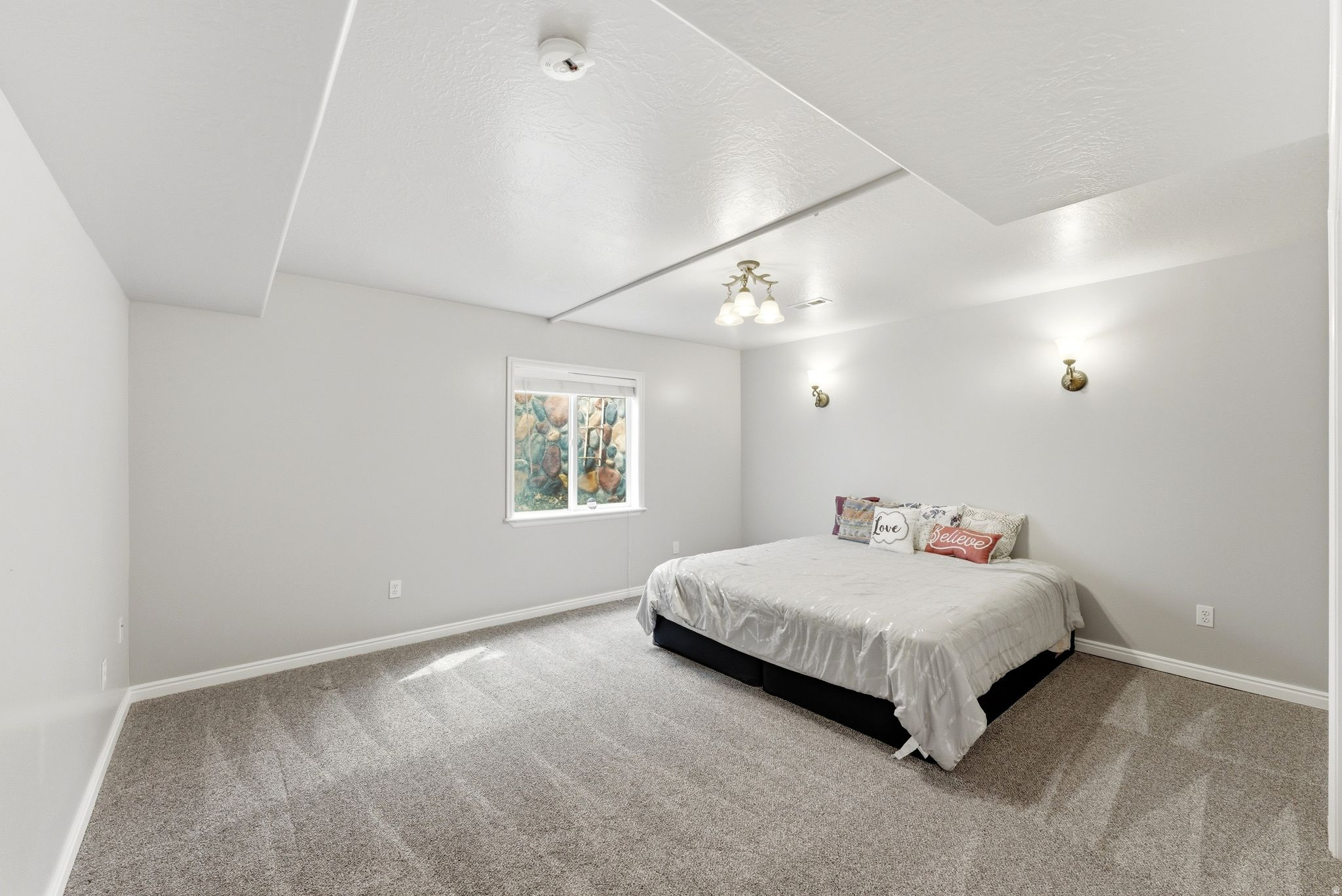 PEBBLE CREEK - Residential