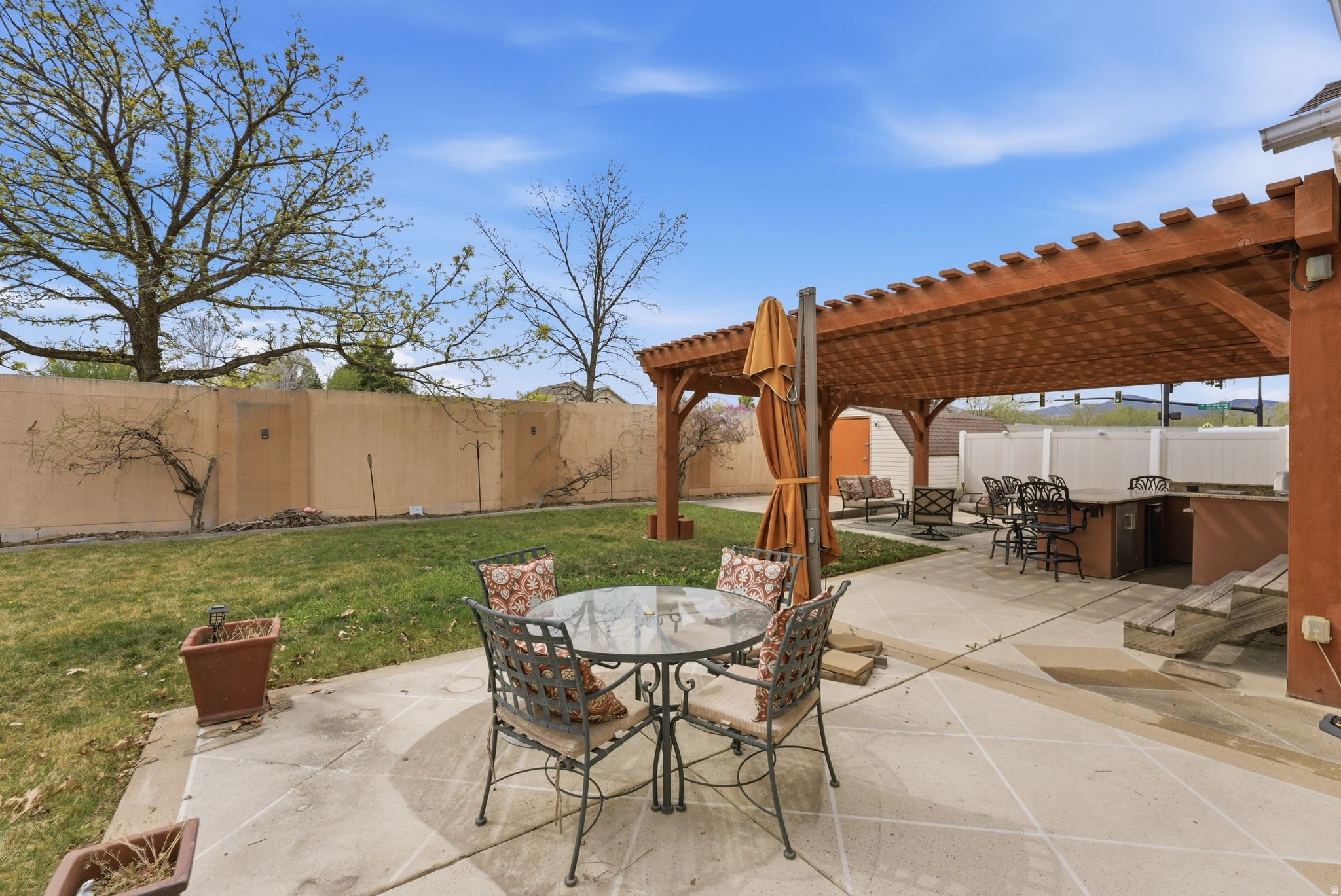 PEBBLE CREEK - Residential