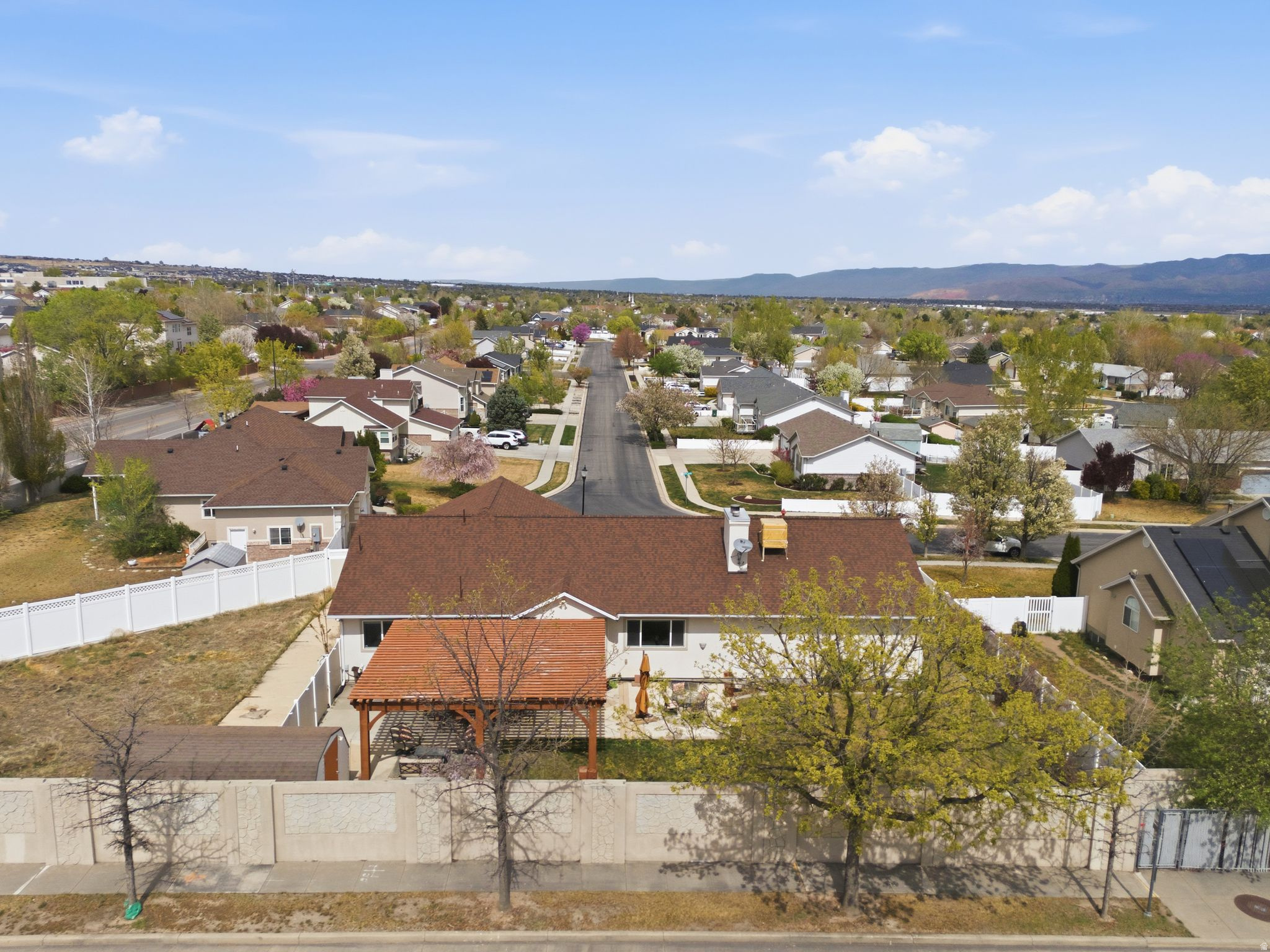 PEBBLE CREEK - Residential