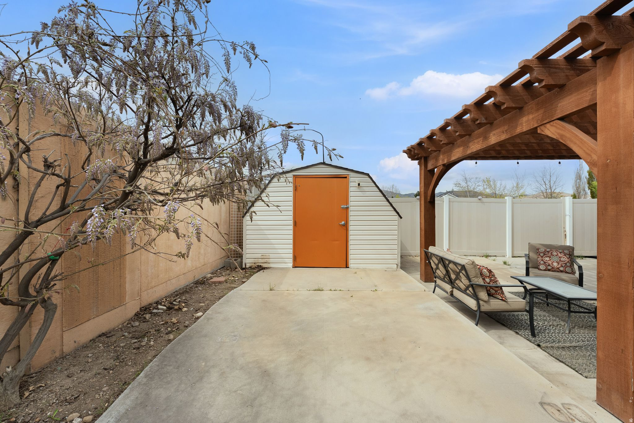 PEBBLE CREEK - Residential