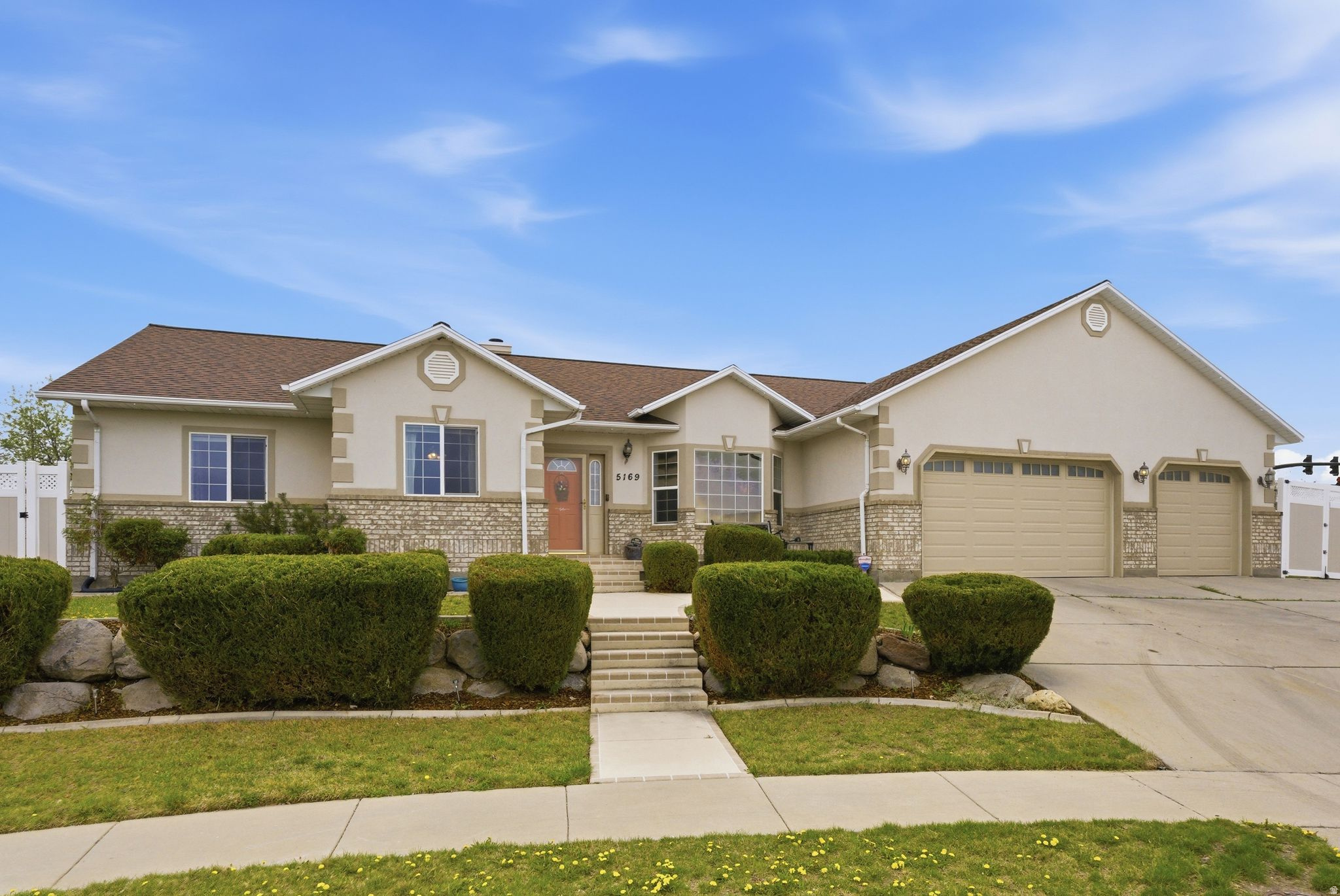 PEBBLE CREEK - Residential