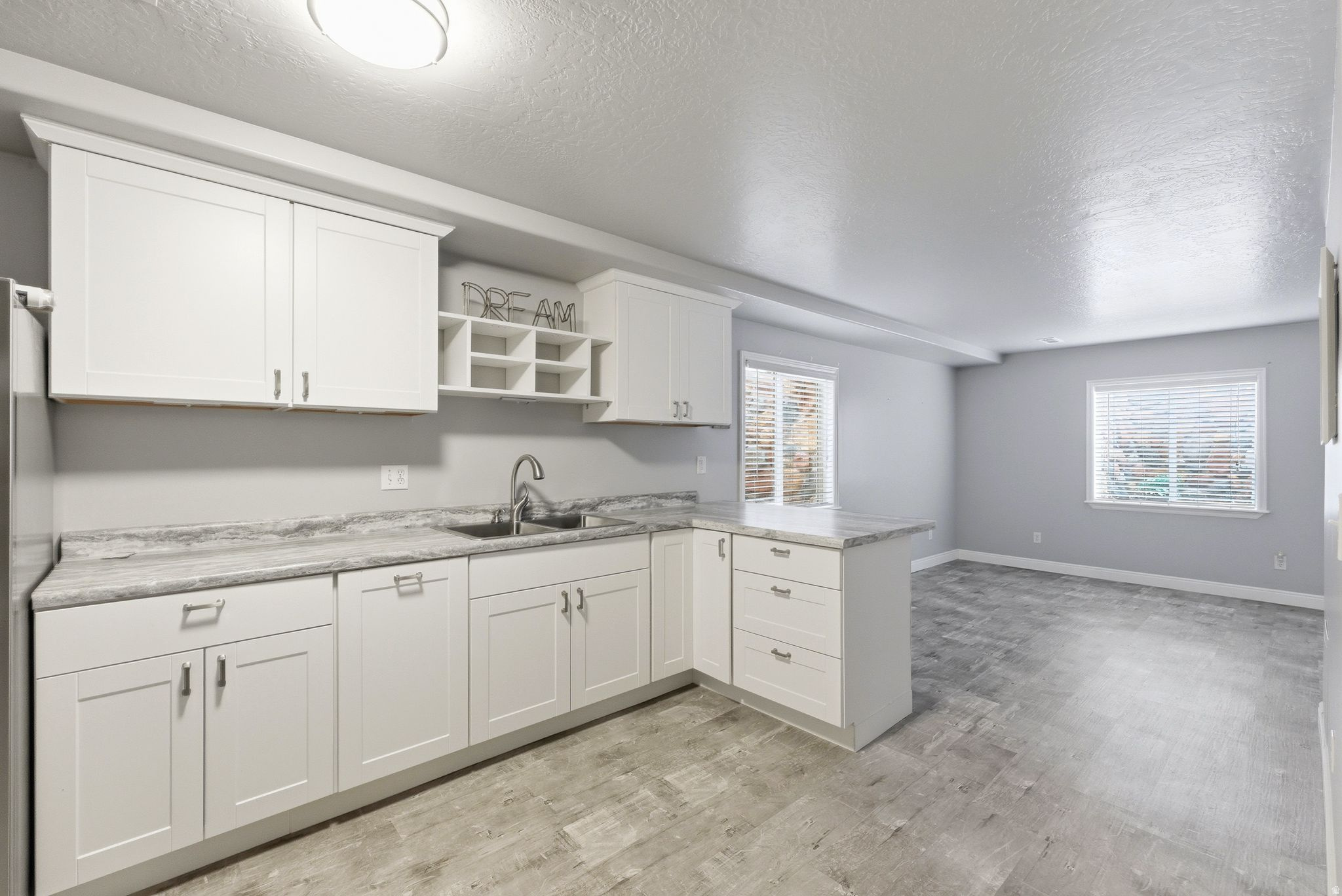 PEBBLE CREEK - Residential