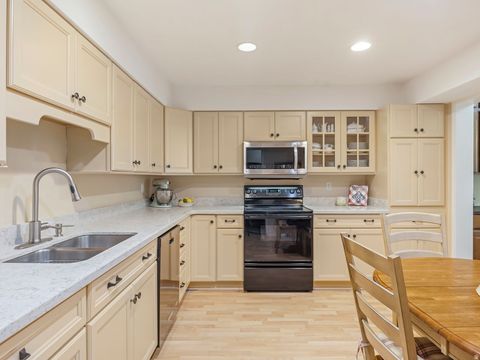Tiny photo for 2708 S HIGHLAND DR #2, Salt Lake City, UT 84106 (MLS # 2152527)