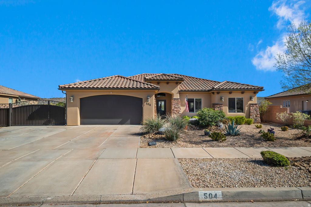 Photo of 504 N SUGAR PLUMB LN, Washington, UT 84780 (MLS # 2146318)