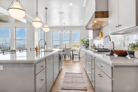 Tiny photo for 1352 S 315 E, Salem, UT 84653 (MLS # 2137631)