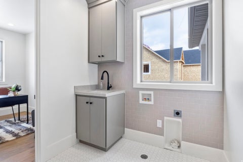 Tiny photo for 1352 S 315 E, Salem, UT 84653 (MLS # 2137631)