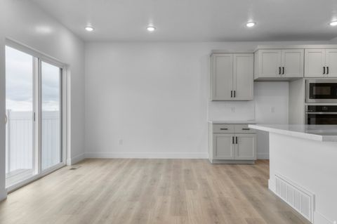 Tiny photo for 2820 W AURORA AVE, Mapleton, UT 84664 (MLS # 2143370)