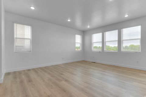 Tiny photo for 2820 W AURORA AVE, Mapleton, UT 84664 (MLS # 2143370)