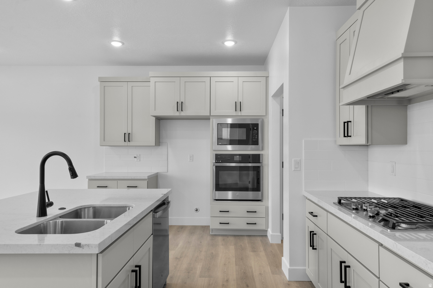 SUNRISE RANCH - Residential