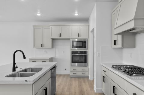 Tiny photo for 2820 W AURORA AVE, Mapleton, UT 84664 (MLS # 2143370)