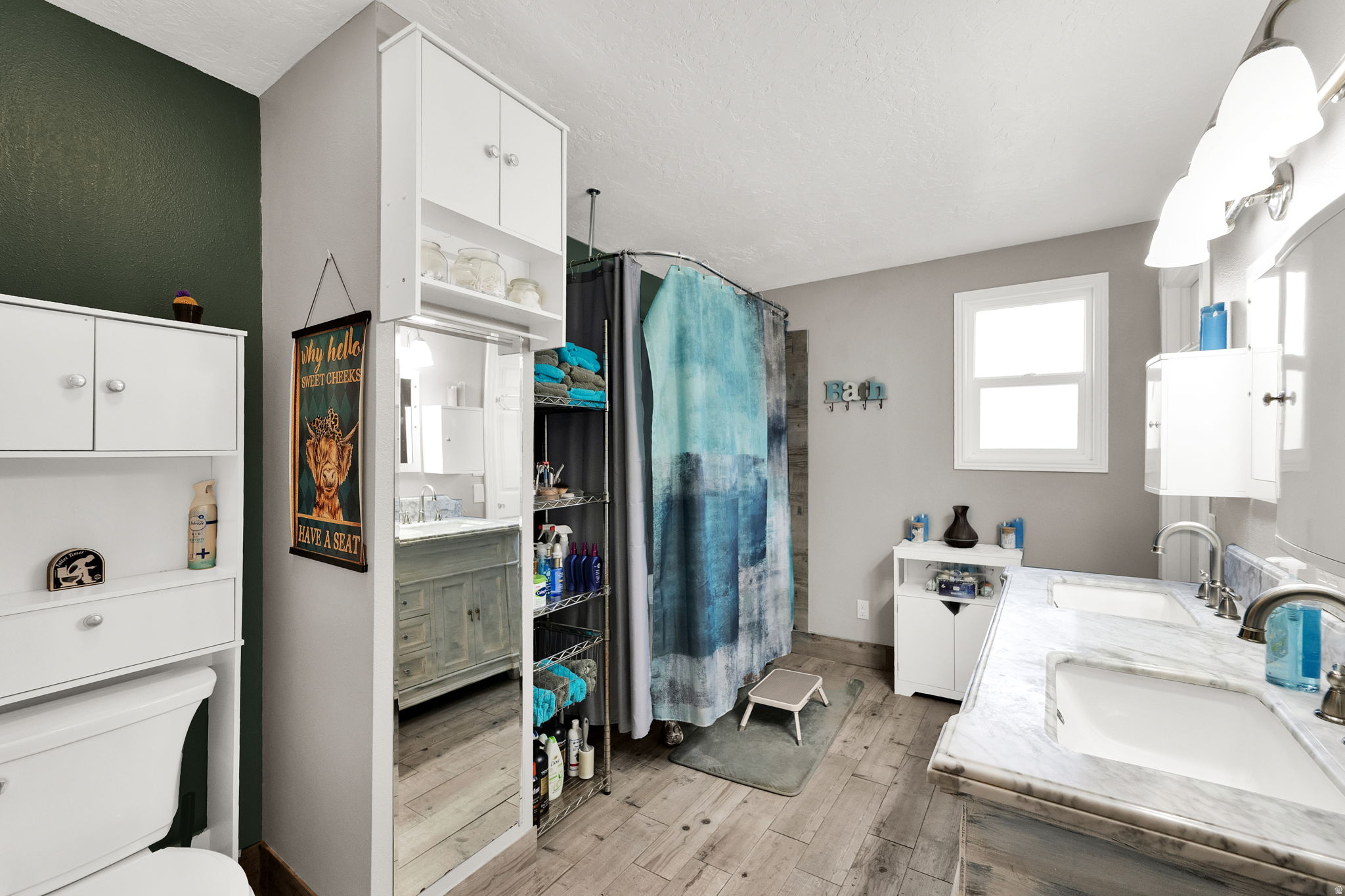 LAZY L2 - Residential