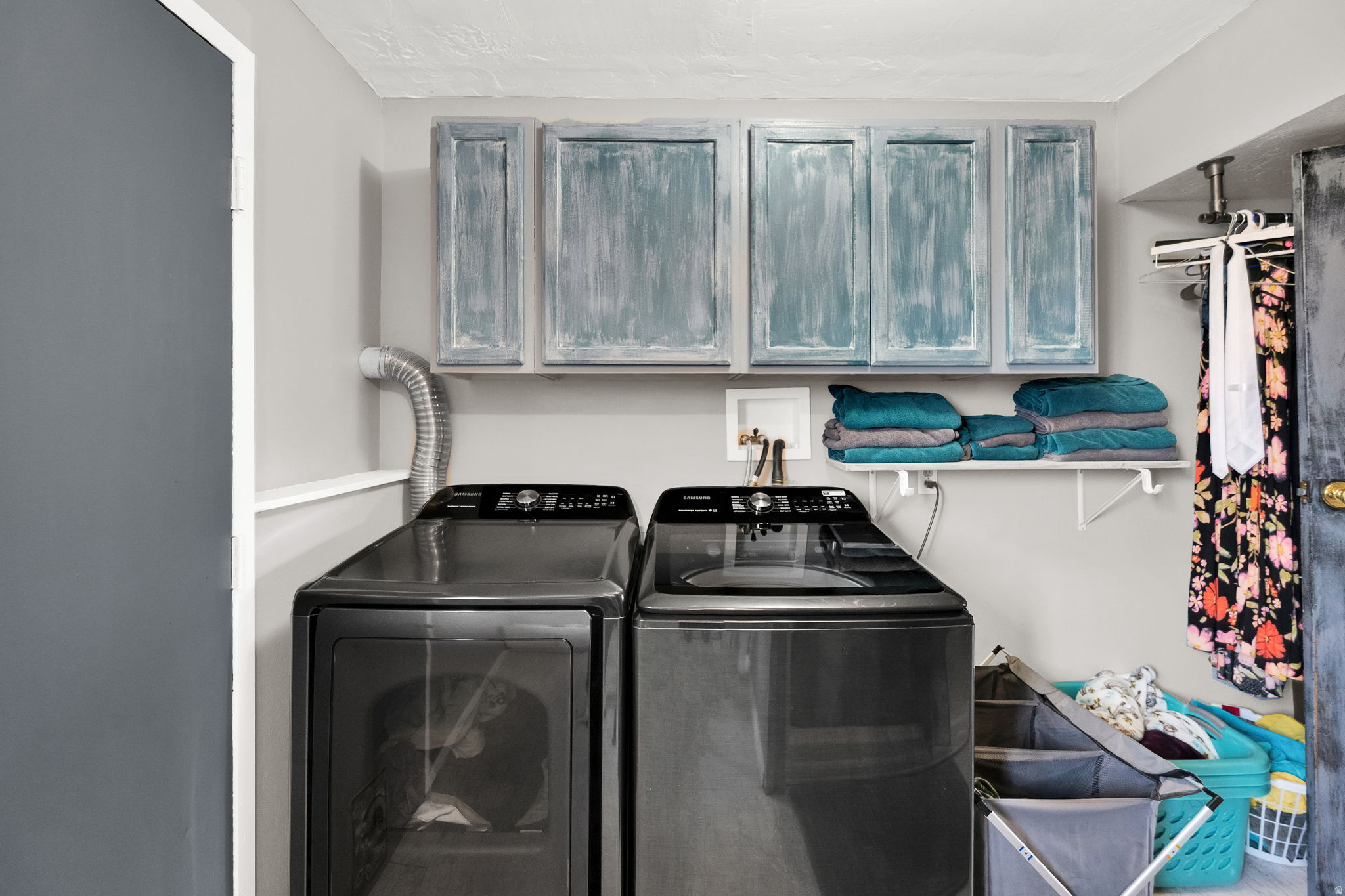 LAZY L2 - Residential