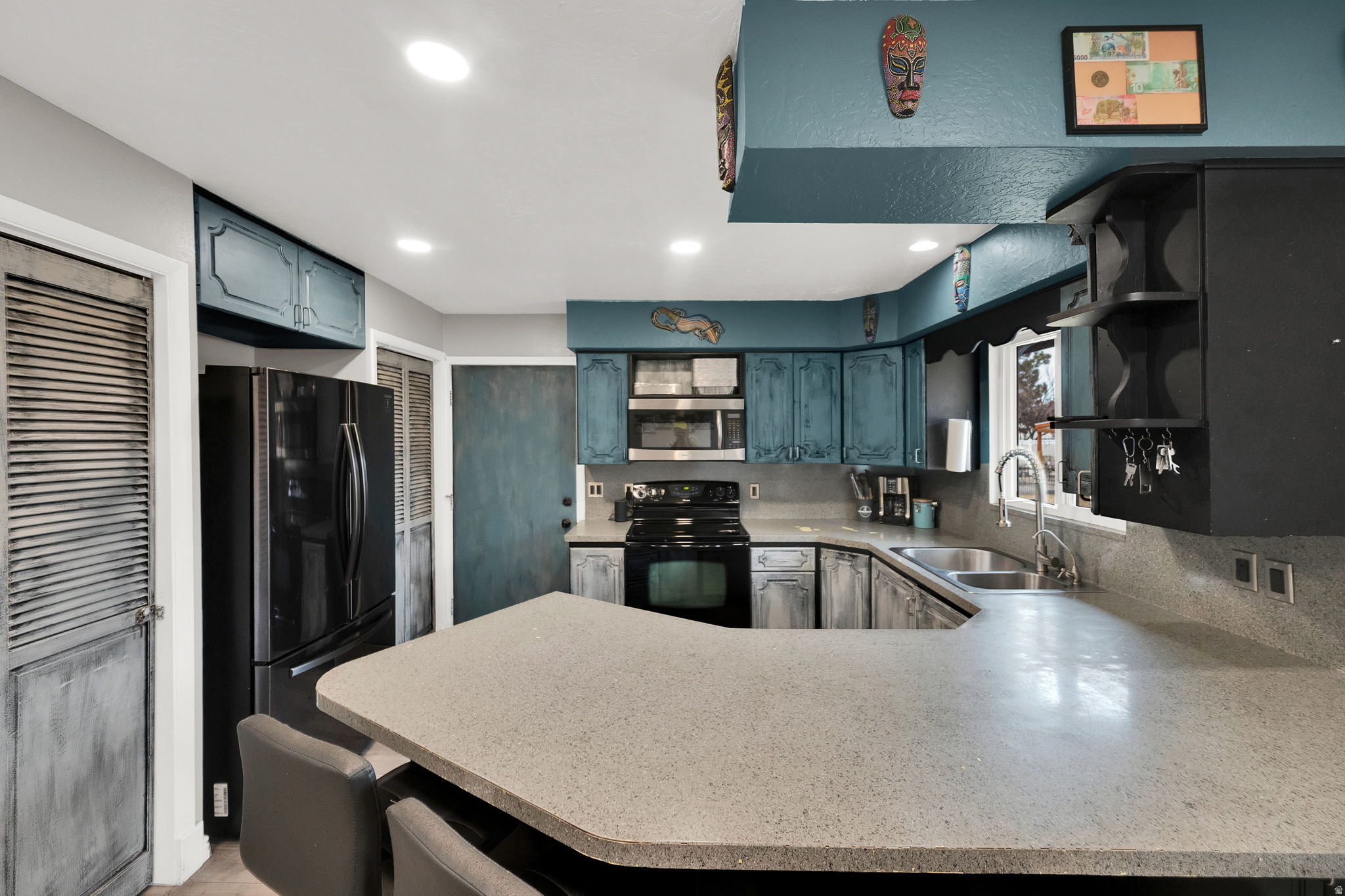 LAZY L2 - Residential