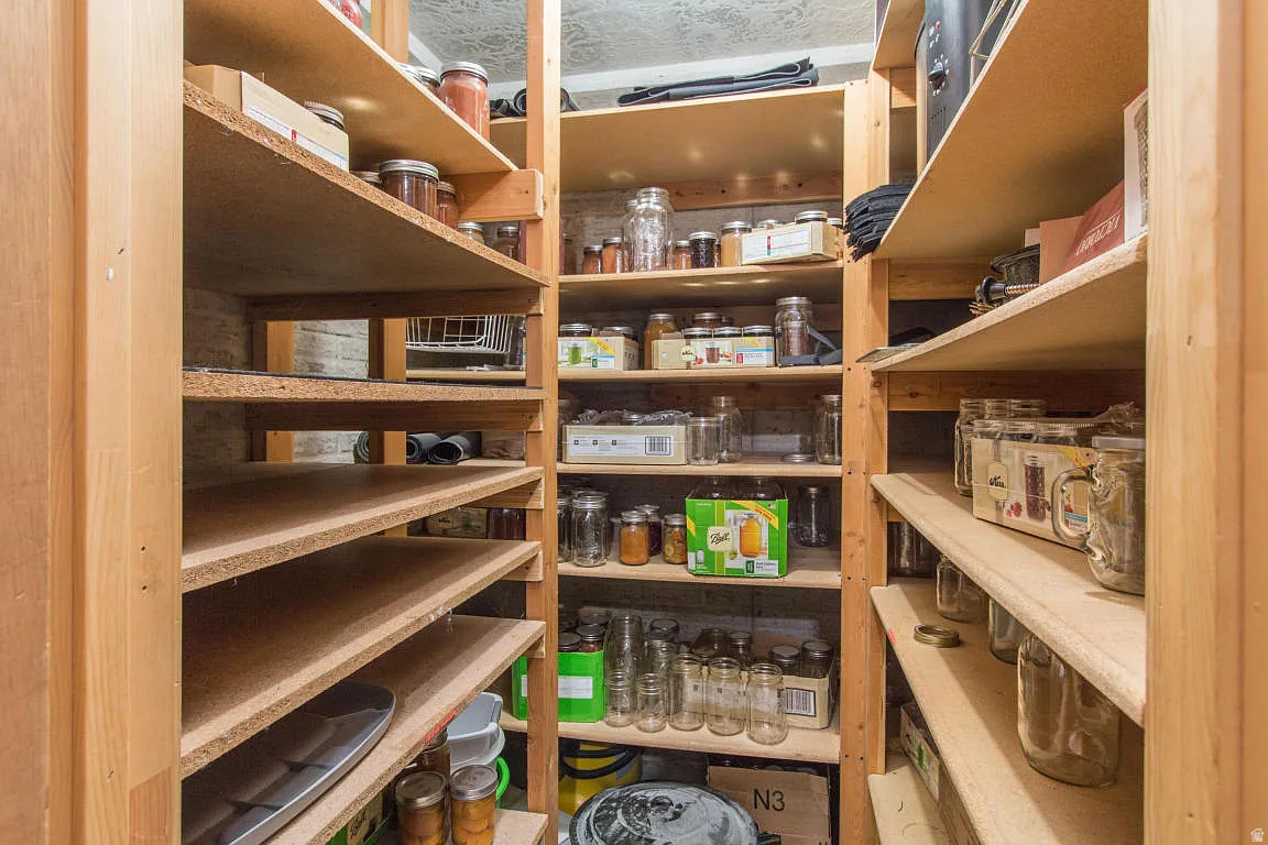 SOUTH WEST KNOLLS SUBDIVISION - Residential